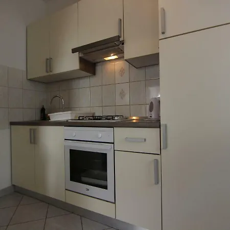 Sea Breeze Apartment Vir
