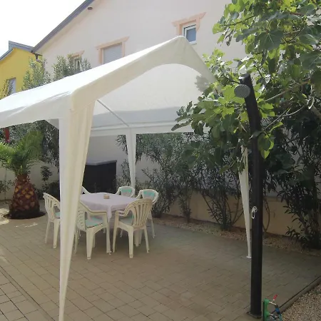 Sea Breeze Apartment