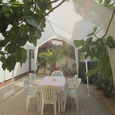 Sea Breeze Apartment Vir