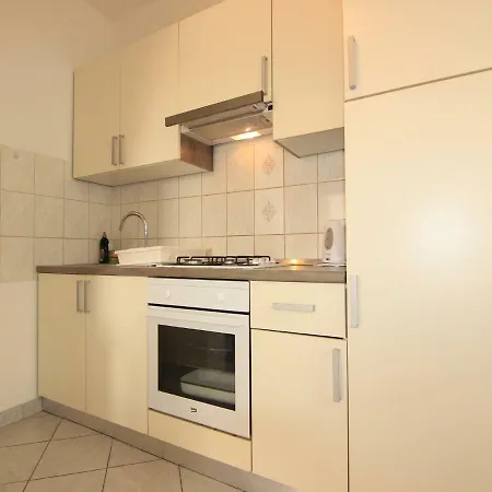 Sea Breeze Apartment Vir